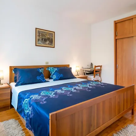 Gorgo Apartment